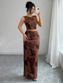Sleveless Slim-Fit Vest